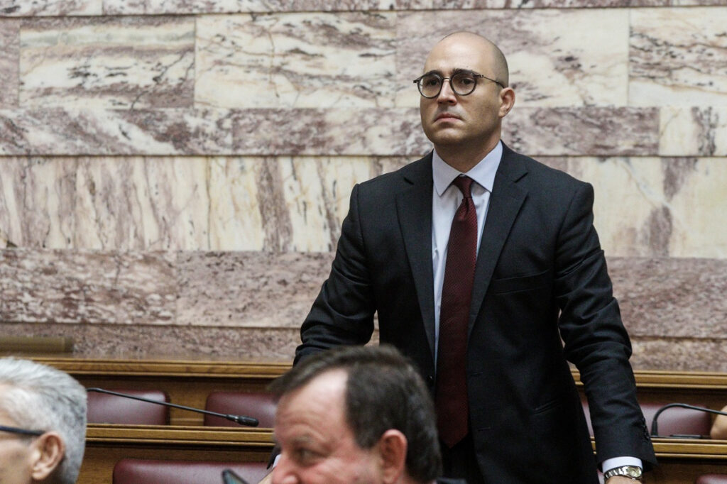 Η διπολική συμπεριφορά της κυβέρνησης