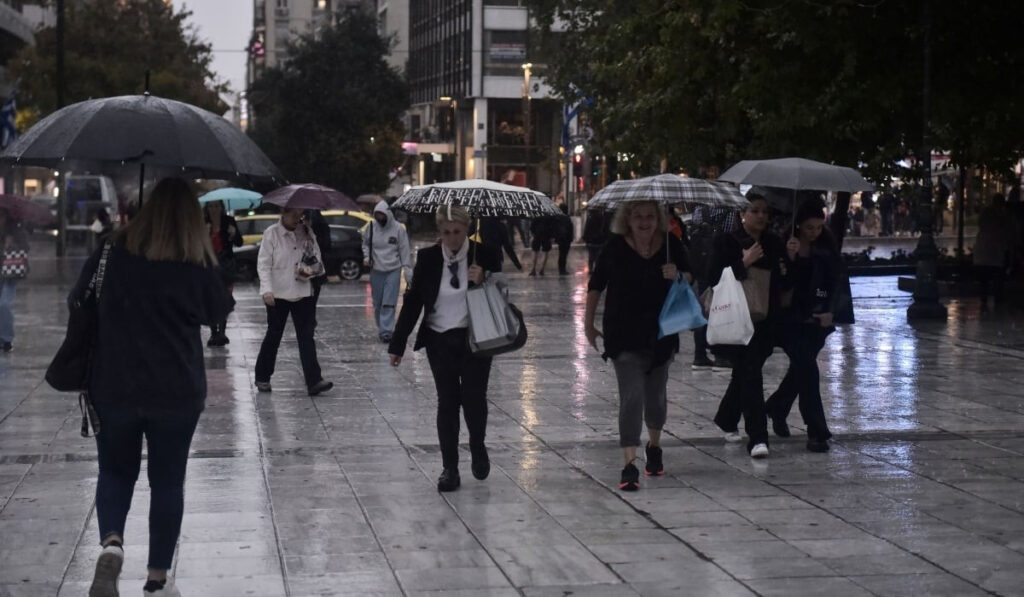 Κλέαρχος Μαρουσάκης: Έρχεται κακοκαιρία με κεραυνούς και ανεμοστρόβιλους – Πόσο θα κρατήσει, οι περιοχές