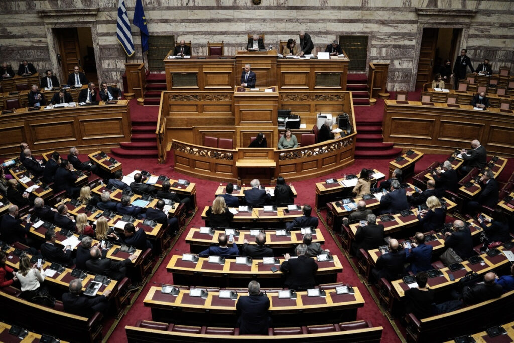 Συζήτηση για προϋπολογισμό στην σκιά των παρακολουθήσεων και της Καϊλή