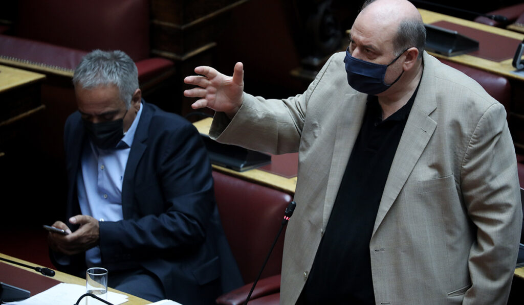 Φίλης: Το υπ. Παιδείας αρνείται να καταδικάσει τη ΧΑυγίτικη δράση στη Σταυρούπολη