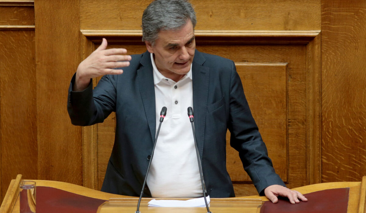 Τσακαλώτος: Το Σεπτέμβρη το κείμενο για τη μη μείωση του αφορολογήτου