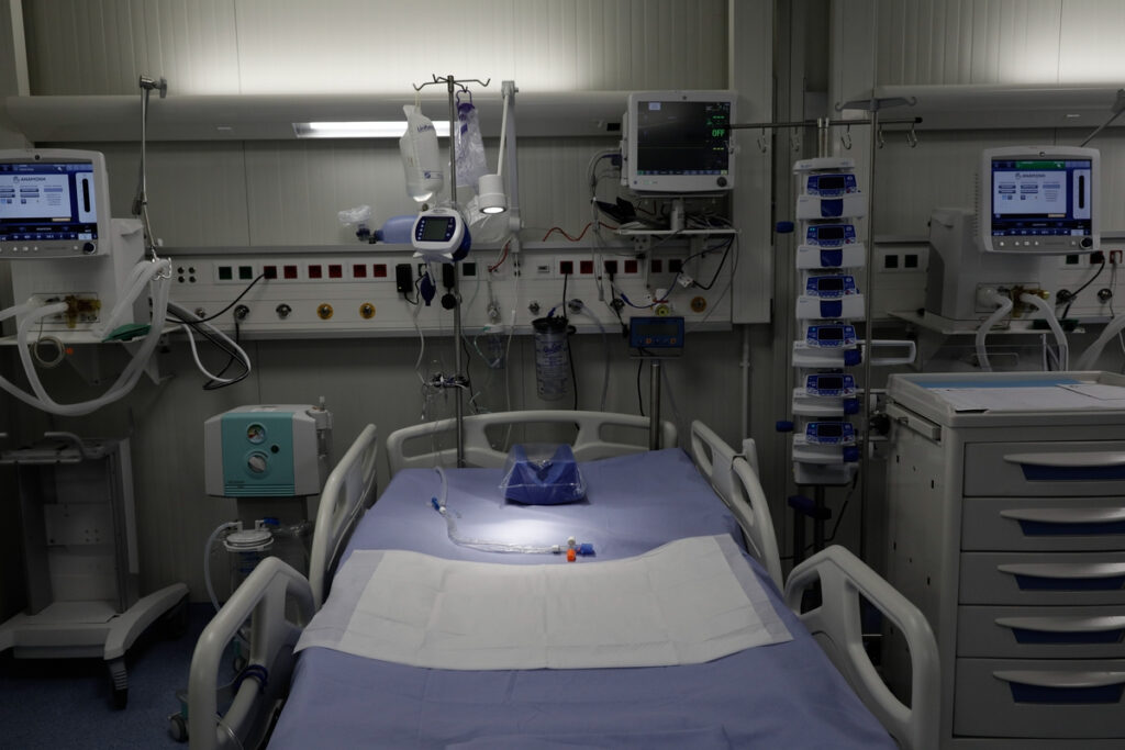 Δεύτερη σε θανάτους η Ελλάδα από κορονοϊό κατ΄ αναλογία πληθυσμού – Μόνο η Βουλγαρία πάει χειρότερα!