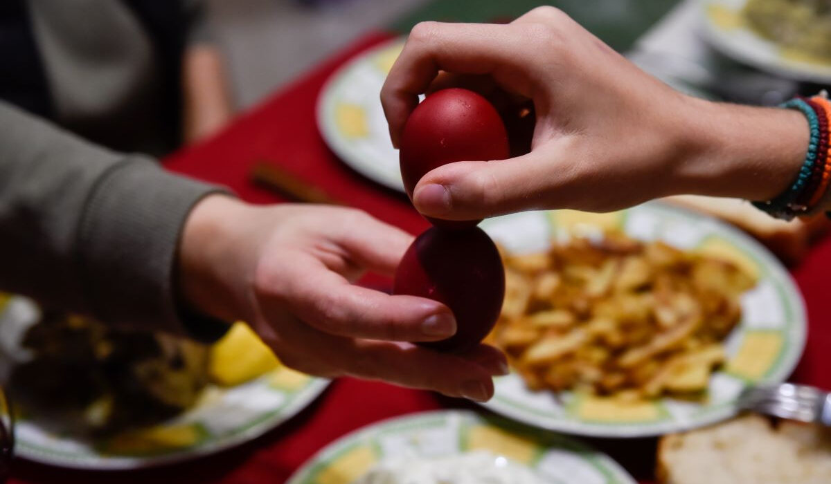 Τι να προσέξετε το Πάσχα σε αυγά και κρέας για ασφαλή κατανάλωση – Οδηγίες ΕΟΔΥ