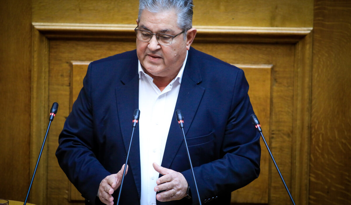 Κουτσούμπας προς κυβέρνηση: Να απολογηθείτε για εκτεταμένη αλλοίωση του τόπου του εγκλήματος στα Τέμπη