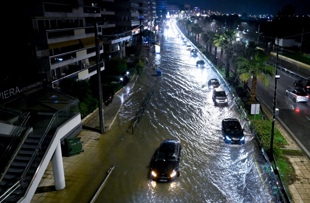 «Ένα σωρό ενεργά παθογόνα στην Ποσειδώνος»: Υγειονομικό καμπανάκι για τη λυματοθάλασσα στην αθηναϊκή Ριβιέρα