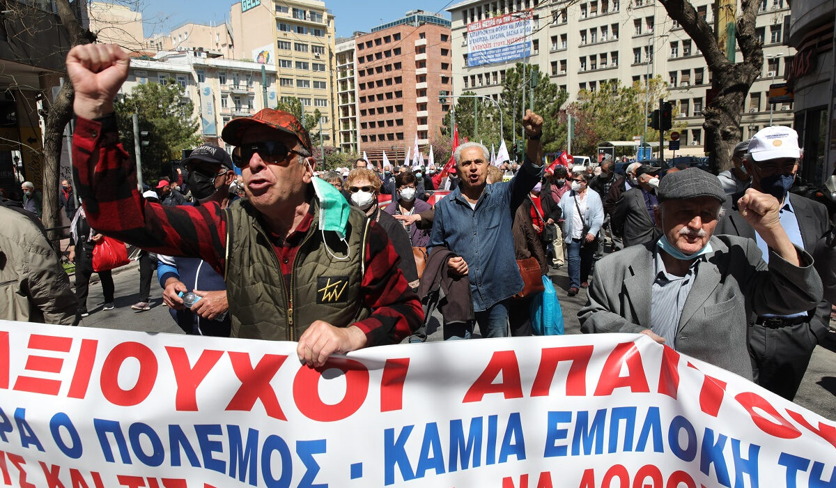«Βιαστικές» συντάξεις: 80.000 απονομές σε δύο μήνες