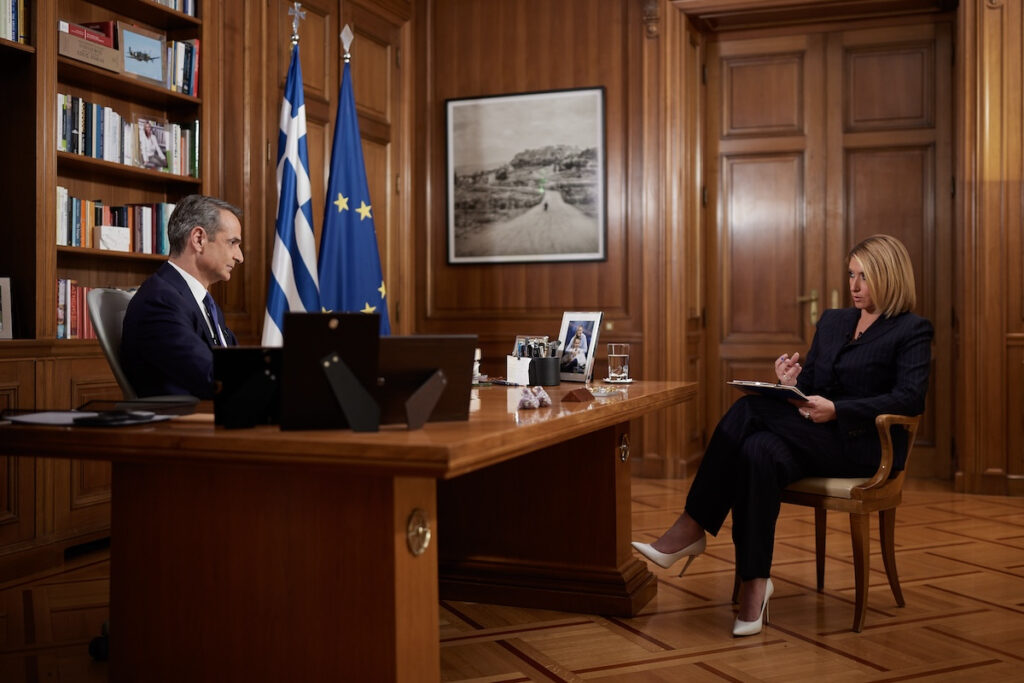 Συνέντευξη ή οικογενειακή κουβεντούλα; Βρείτε τις διαφορές
