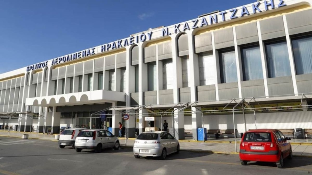 Ηράκλειο: Άνεμοι 7 μποφόρ «προσγείωσαν» αεροπλάνο στα Χανιά