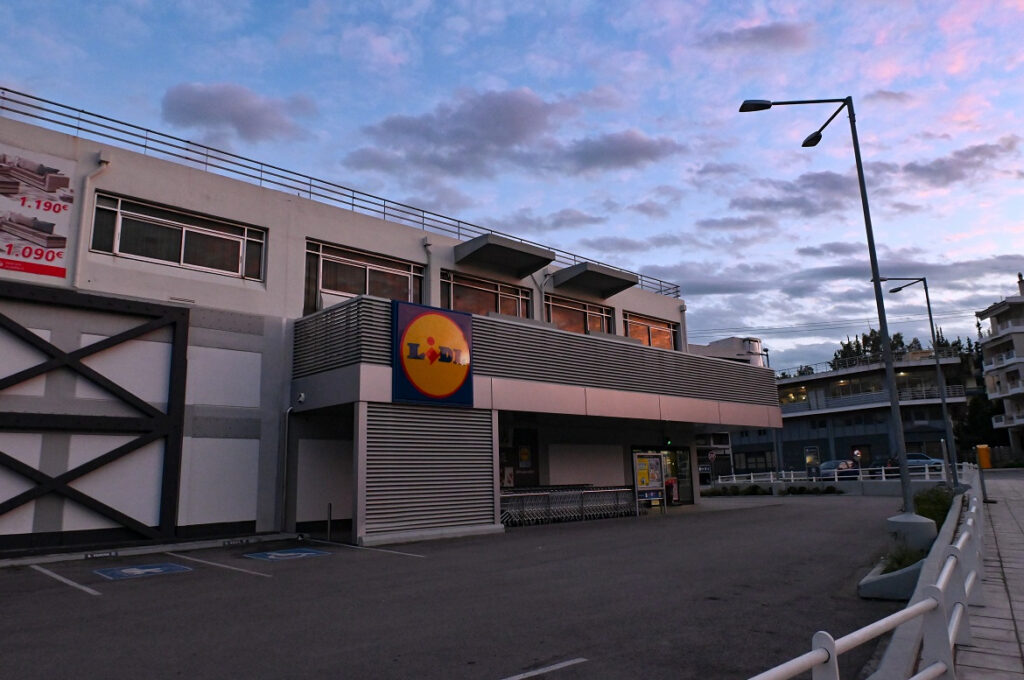 Έκανε πίσω η Lidl για τη μήνυση στη γιαγιά μετά τη θύελλα στα social media