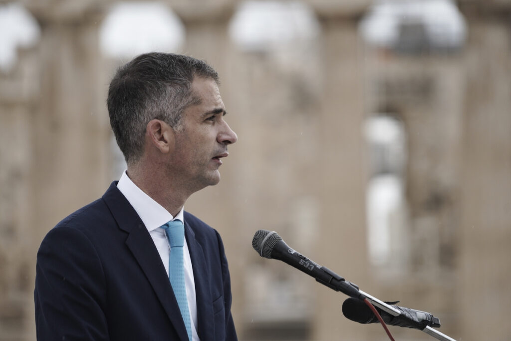 Μπακογιάννης: Οι απώλειες από τις αυξήσεις φτάνουν δύο μισθούς