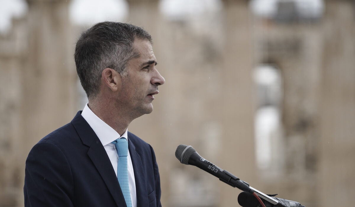 Μπακογιάννης: Οι απώλειες από τις αυξήσεις φτάνουν δύο μισθούς