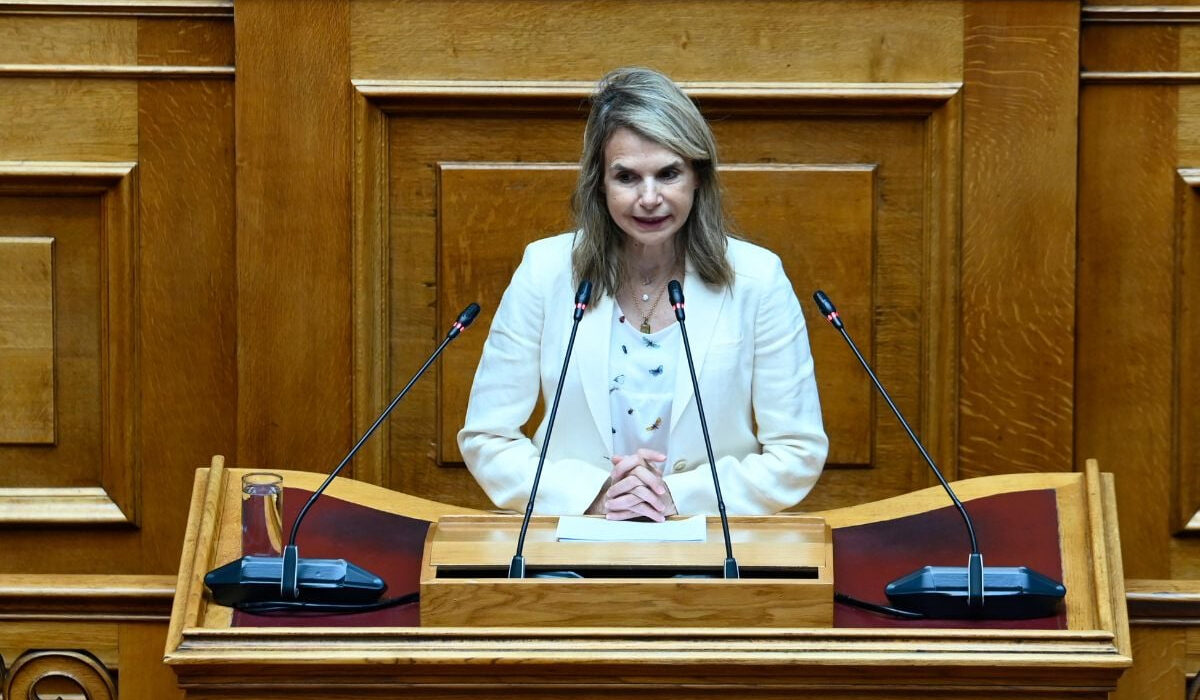 Μιλένα Αποστολάκη: Σειρά ερωτημάτων στον Β. Κικίλια για τους πυρόπληκτους της Αττικής