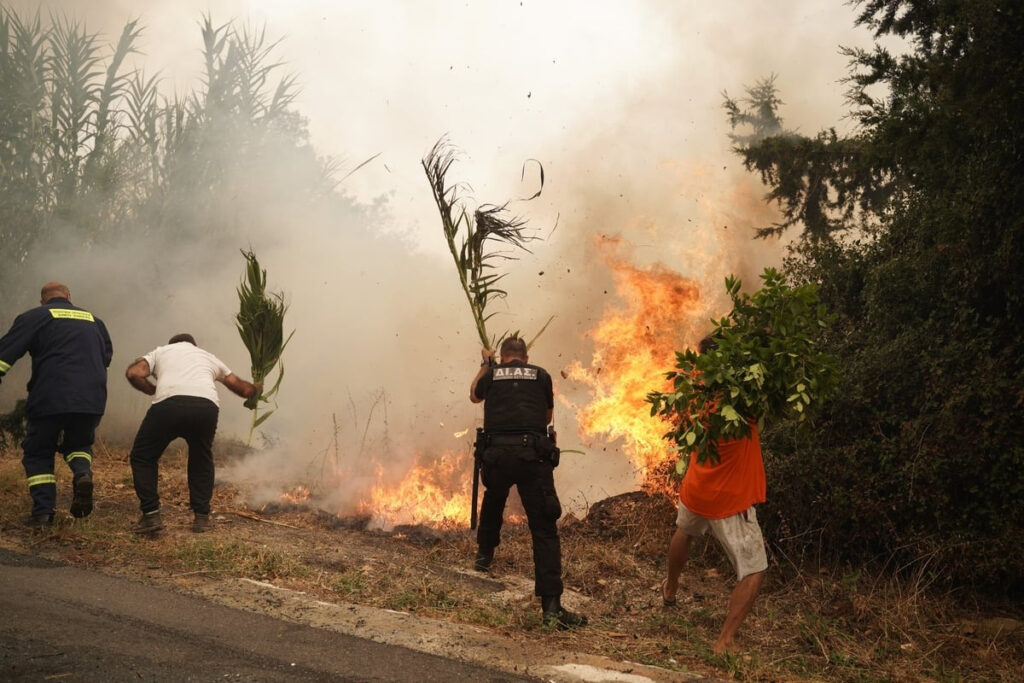 Συνελήφθη Τούρκος υπήκοος για φωτιές στο όρος Αιγάλεω – Η ανακοίνωση του Βασίλη Κικίλια