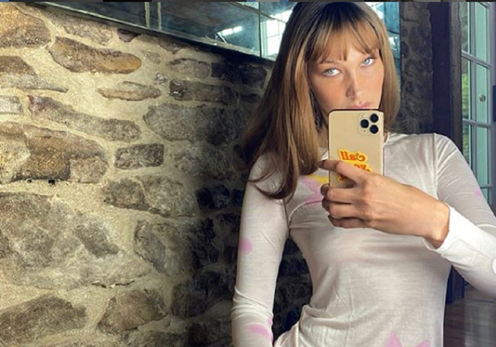 Bella Hadid: Ο πιο χοτ τρόπος να φορέσεις ένα μπλουζάκι