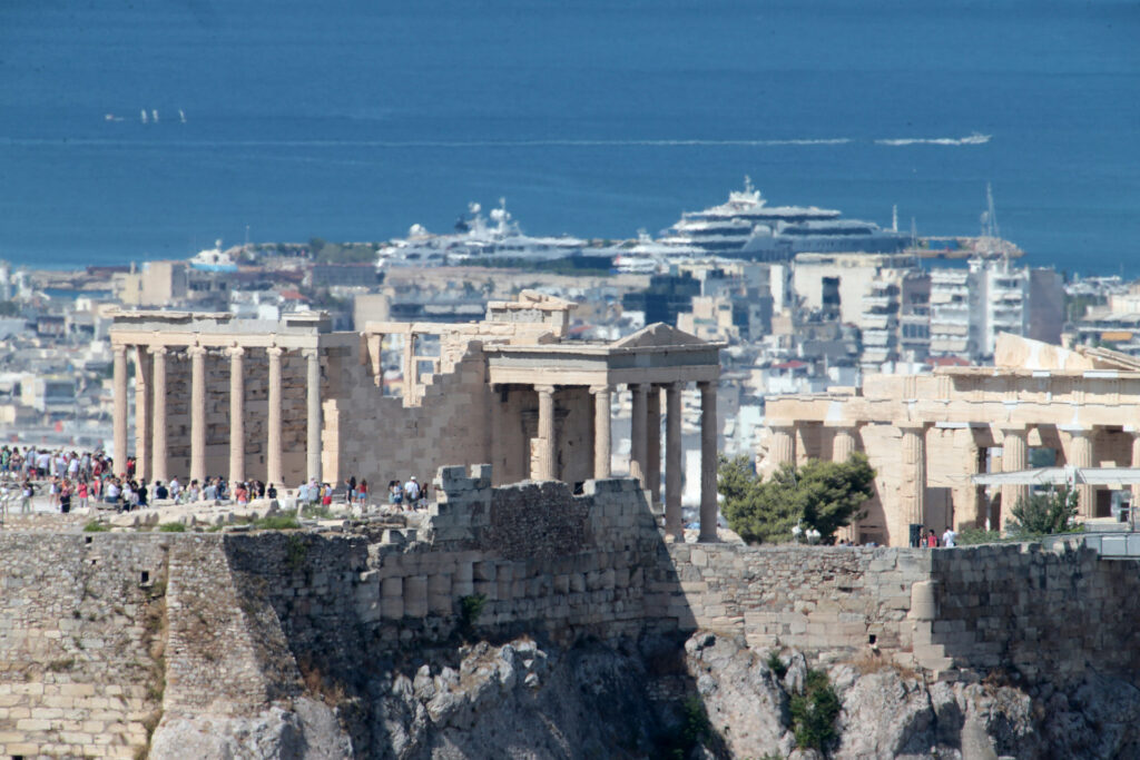 ΤτΕ: Αυξημένα κατά 35% τα έσοδα από τον τουρισμό το α΄ τρίμηνο
