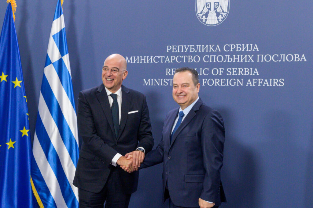 Ντάτσιτς με Δένδια: Η Ελλάδα παραμένει προσηλωμένη στην εδαφική ακεραιότητα της Σερβίας