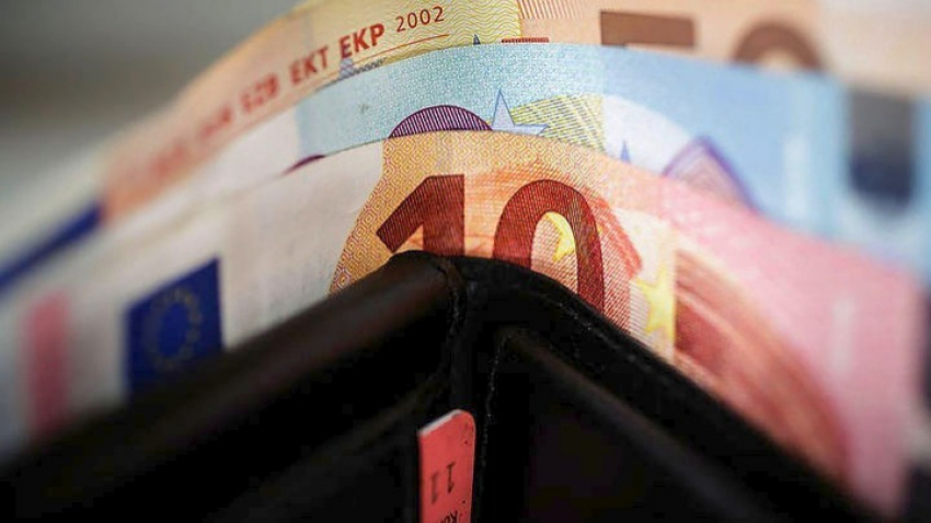 Επίδομα αδείας, Δώρο Χριστουγέννων: Οι μειώσεις και οι ανατροπές