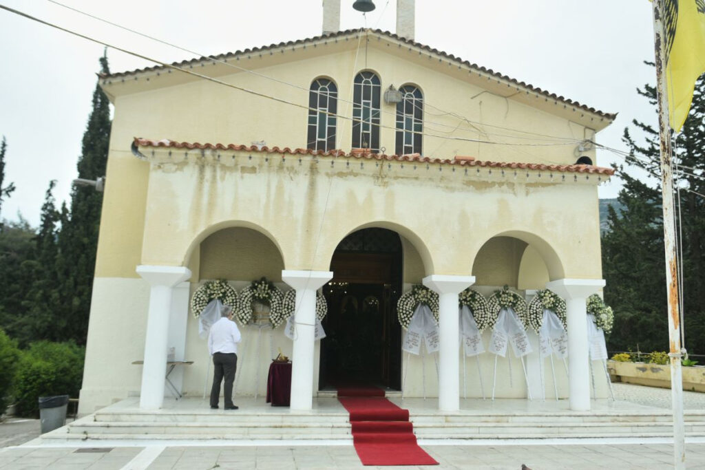Προς απαγόρευση οι κηδείες τα Σαββατοκύριακα – Τι θα ισχύει