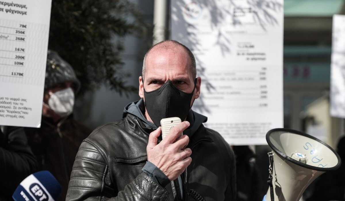 Ουκρανία: «Μη πόλεμο» ζητάει ο Βαρουφάκης