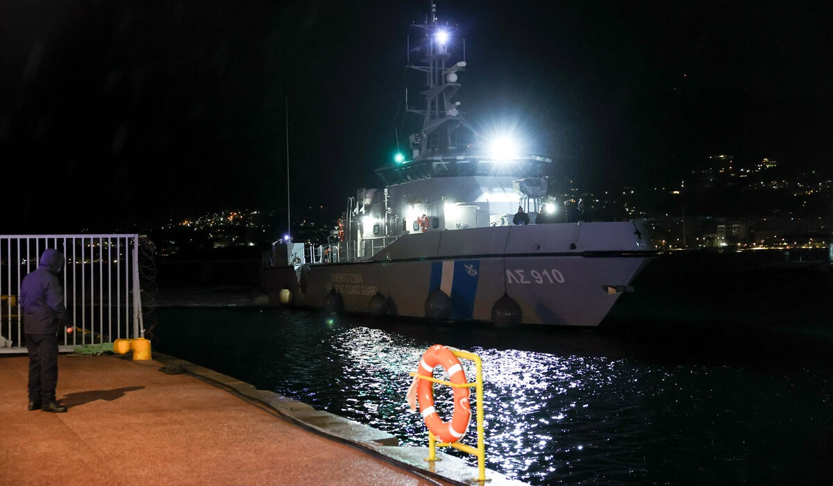Ναυάγιο στη Λέσβο: Ταυτοποιήθηκε η σορός, ανήκει σε Αιγύπτιο ναύτη – Άκαρπες οι έρευνες για τους άλλους 12