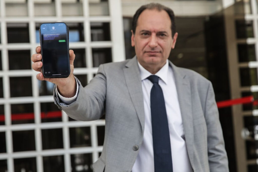 Οργή Τσίπρα για το μπλόκο Μητσοτάκη στην Επιτροπή Θεσμών για Σπίρτζη – Τι φοβάται το Μαξίμου