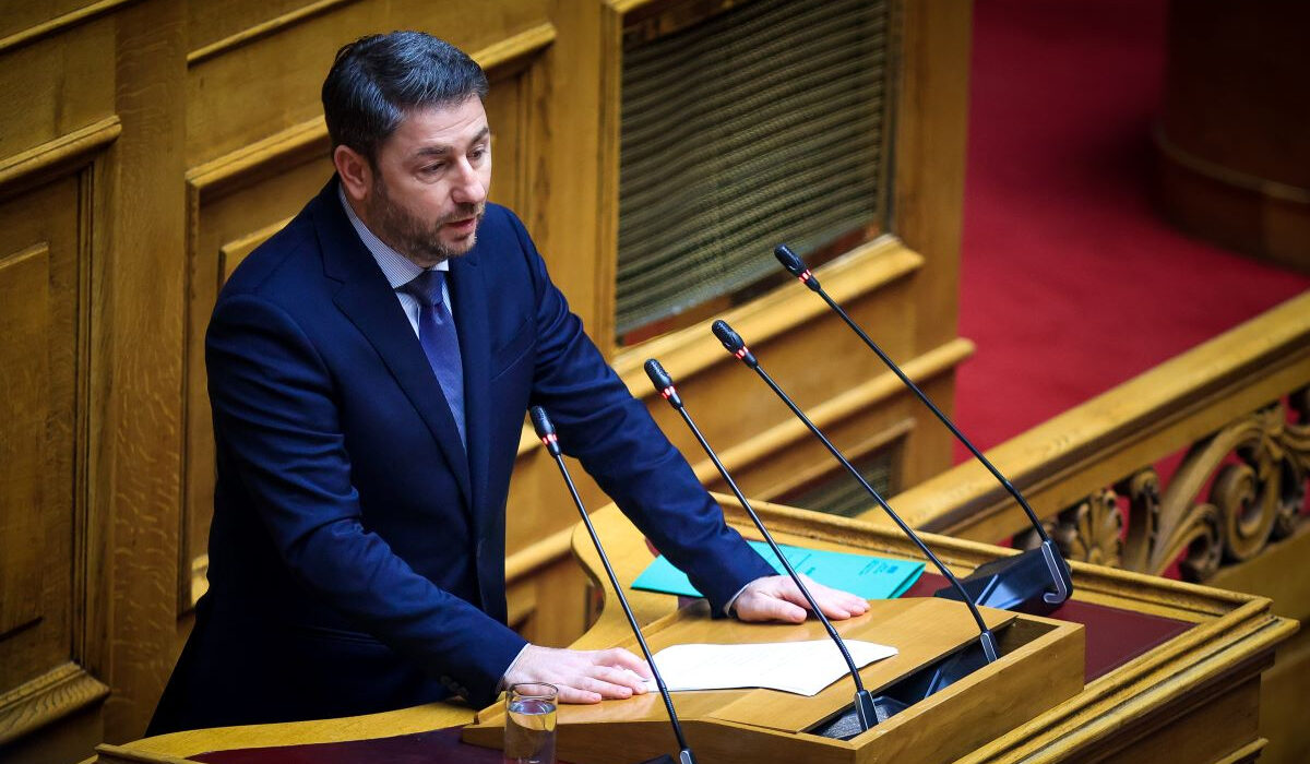 Ομόφυλα ζευγάρια: Ποιοι είναι οι 11 βουλευτές από το ΠΑΣΟΚ που επέλεξαν την αποχή