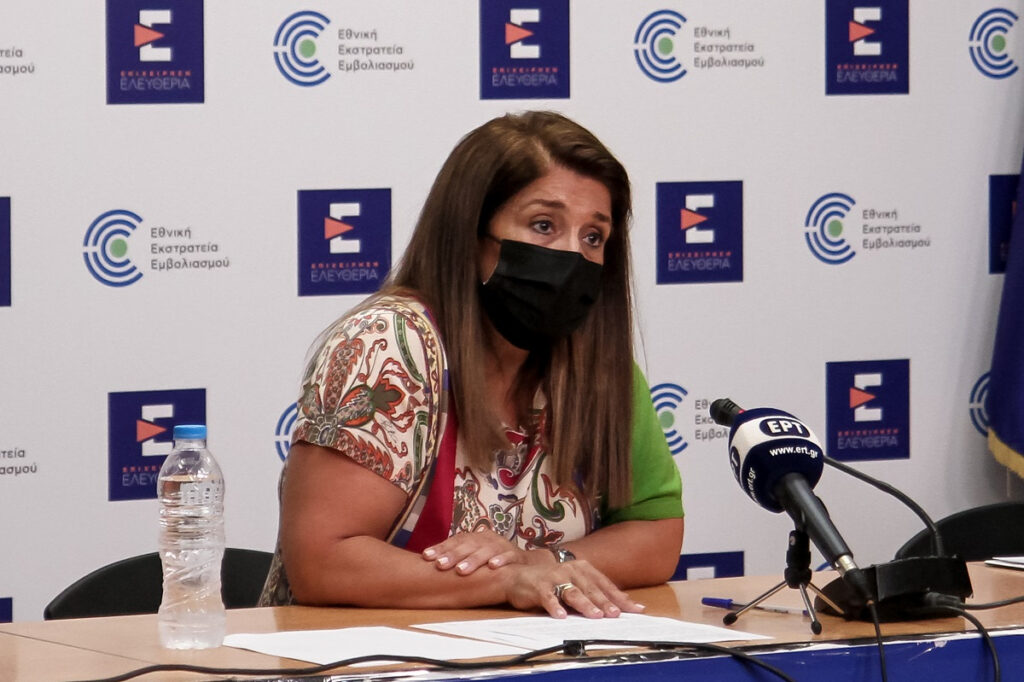 Μάσκες: Ατόπημα Παπαευαγγέλου – «Φταίνε οι δημοσιογράφοι» για το μπάχαλο