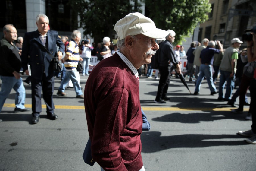 Ασφαλιστικό τρικ: Ελεύθεροι επαγγελματίες στη σύνταξη με λιγότερα από 40 έτη