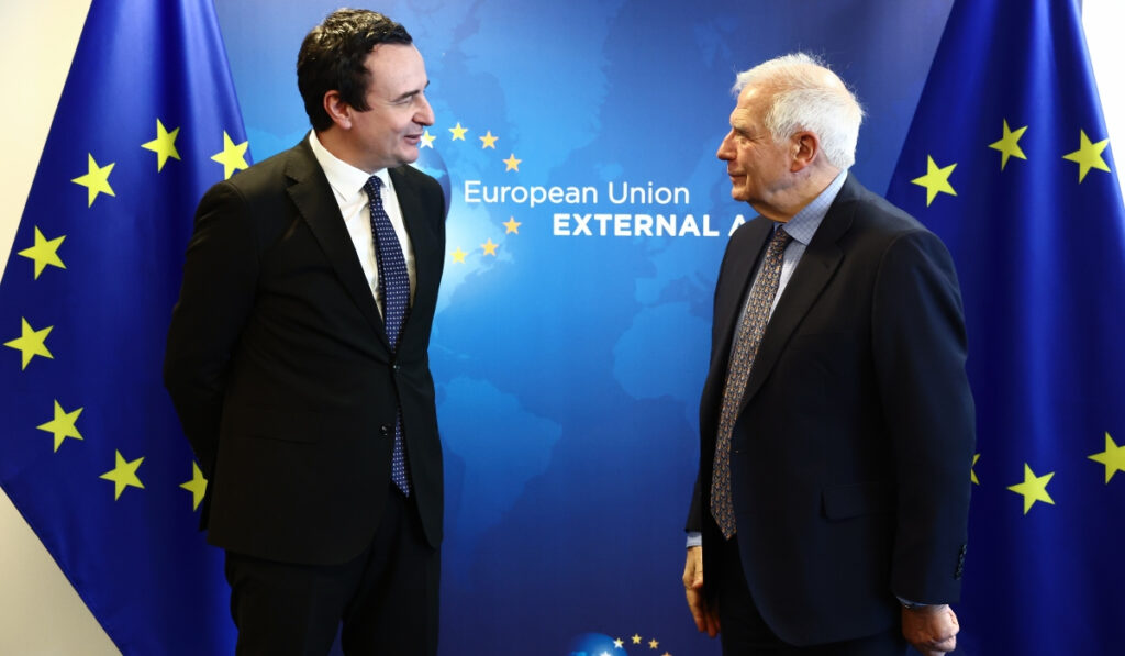 Σερβία και Κόσοβο ετοιμάζονται να υπερασπιστούν τις κόκκινες γραμμές τους
