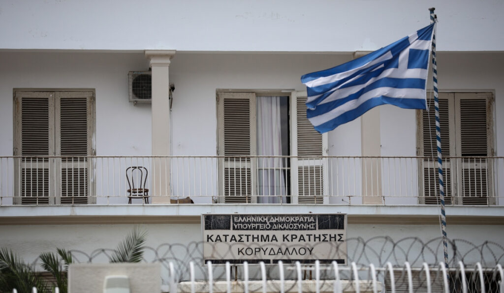 Φυλακές Κορυδαλλού: Κρεμάστηκε 22χρονη κρατούμενη – Συνελήφθησαν δύο σωφρονιστικοί