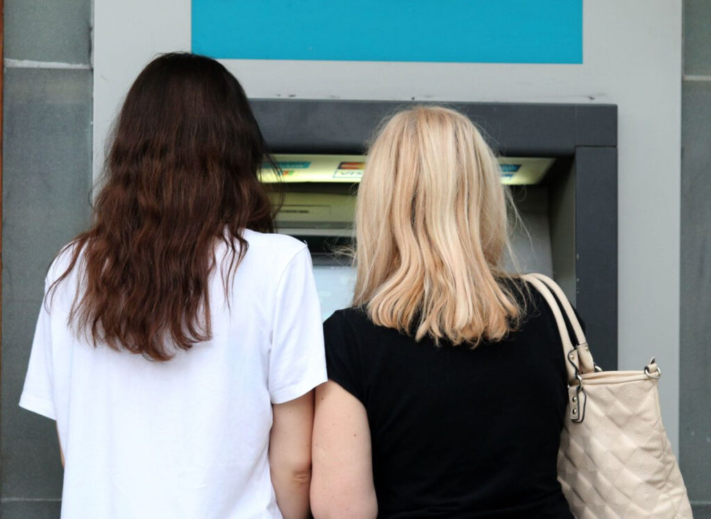 Πότε πληρώνεται το επίδομα θέρμανσης – Τι ώρα μπαίνουν τα λεφτά