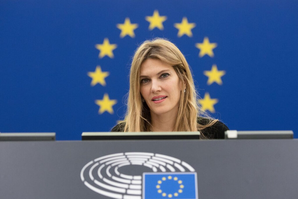 Le Soir: Πώς έγινε η σύλληψη της Εύας και του Τζόρτζι – Τα 750.000 ευρώ στο σπίτι και τη βαλίτσα του πατέρα της