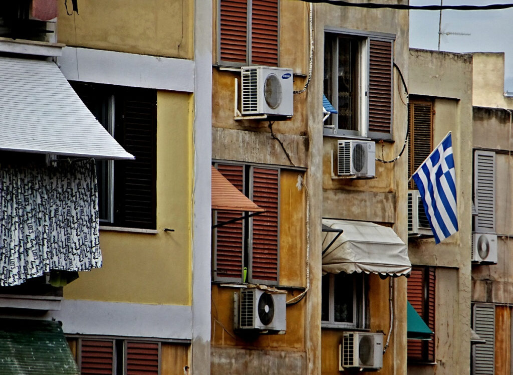 «Κόφτης» στα κλιματιστικά: Οι θερμοκρασίες που πρέπει να μάθουμε να ζούμε χειμώνα – καλοκαίρι