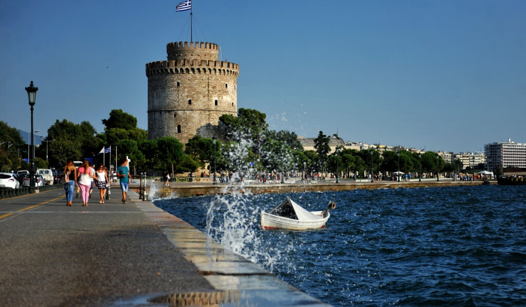 «Ηot spot» για θαλάσσιους καύσωνες o Θερμαϊκός – Η αλλαγή στην αλατότητα και η μαζική θνησιμότητα