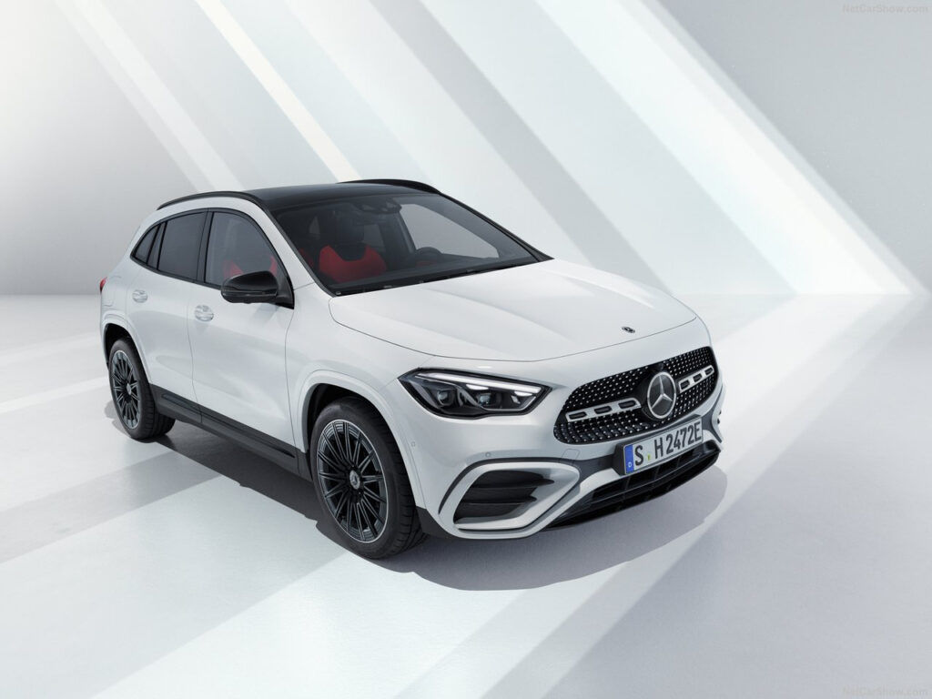 Η νέα Mercedes GLA βάζει τον πήχη ακόμη πιο ψηλά