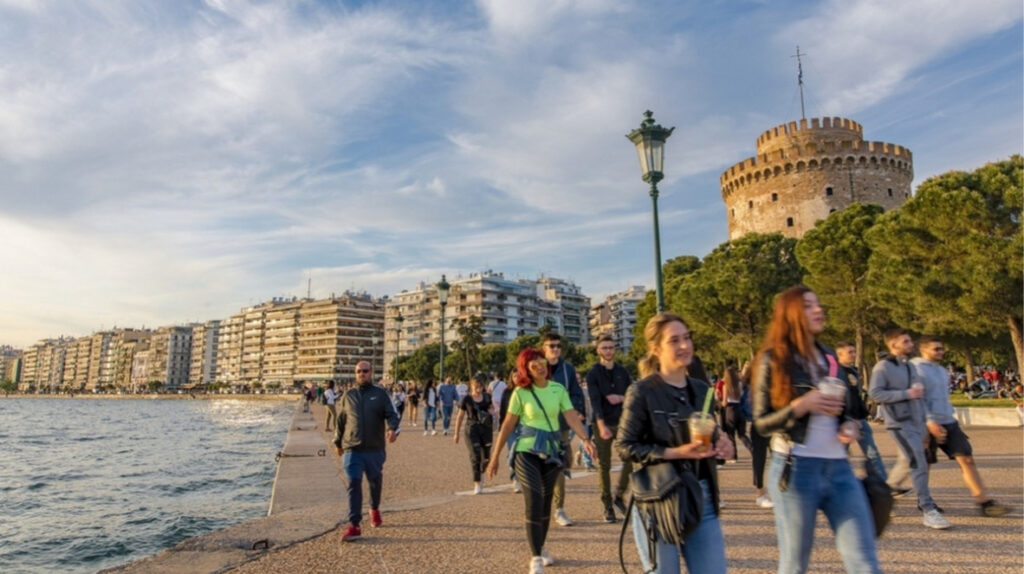 Θεσσαλονίκη: Στο «κόκκινο» κορονοϊός και γρίπη στη  – Δείτε τα σχεδιαγράμματα