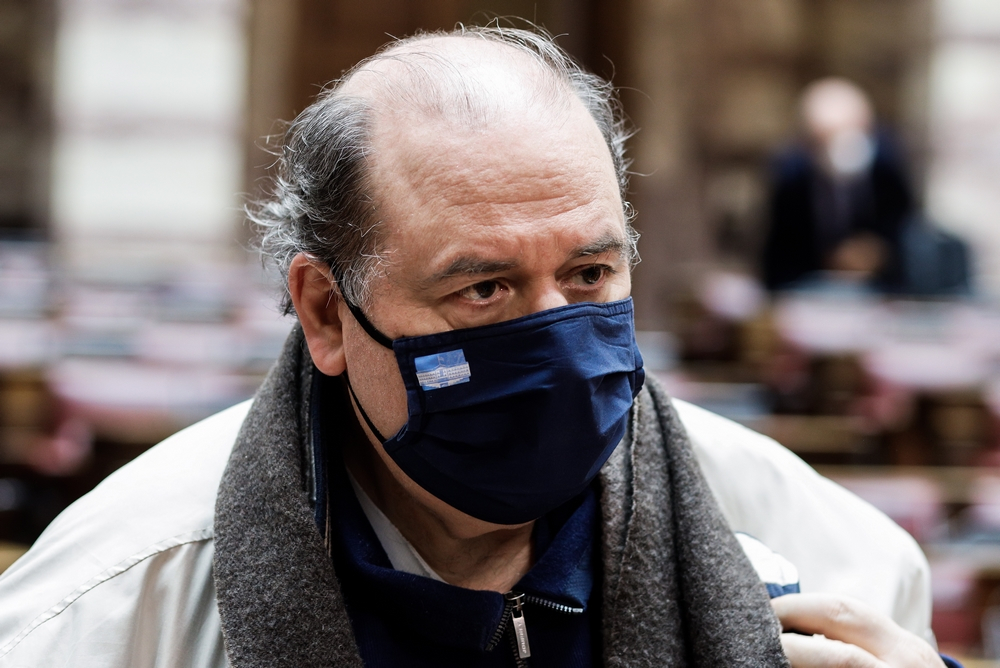 Σύγκρουση στη Βουλή για τα πανεπιστήμια – «Φυτώριο Κορκονέων» καταγγέλλει ο Φίλης