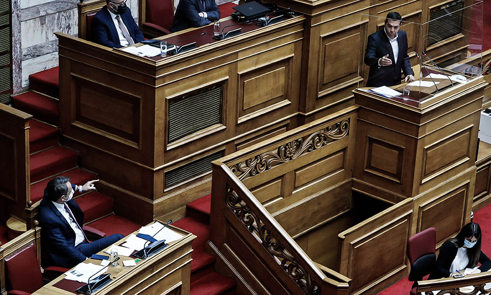 «Όχι» Μητσοτάκη στην επίκαιρη ερώτηση Τσίπρα για το σύστημα εισαγωγής στα ΑΕΙ