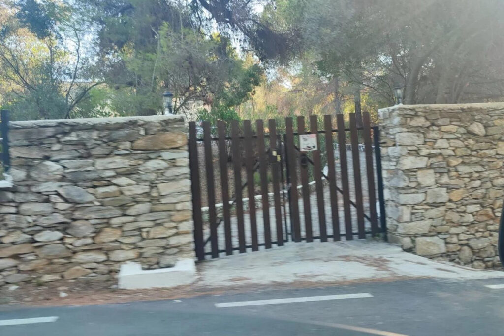 Αυτοκτονία επιχειρηματία στη Σκιάθο: Είχε οικονομικά προβλήματα, δεν άντεξε τα χρέη
