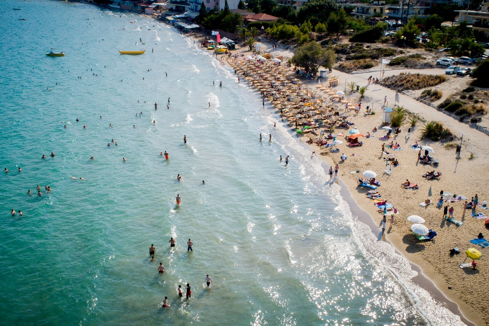 Voucher 300 ευρώ στον ιδιωτικό τομέα για διακοπές