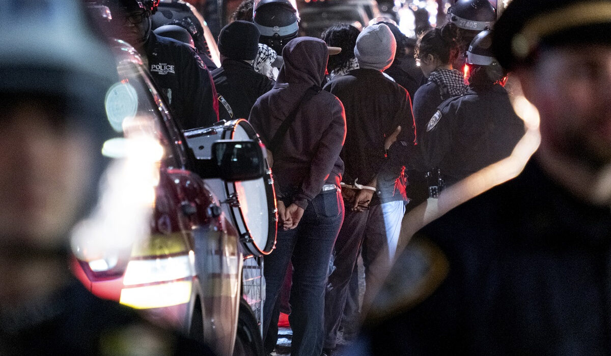 Μπάιντεν ή Τραμπ: Ποιος κερδίζει από τις ταραχές στα πανεπιστήμια των ΗΠΑ