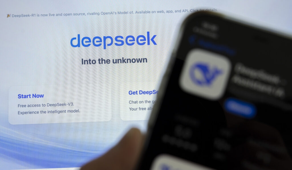 DeepSeek: Νέες κατηγορίες ότι συλλέγει «υπερβολικά» προσωπικά στοιχεία