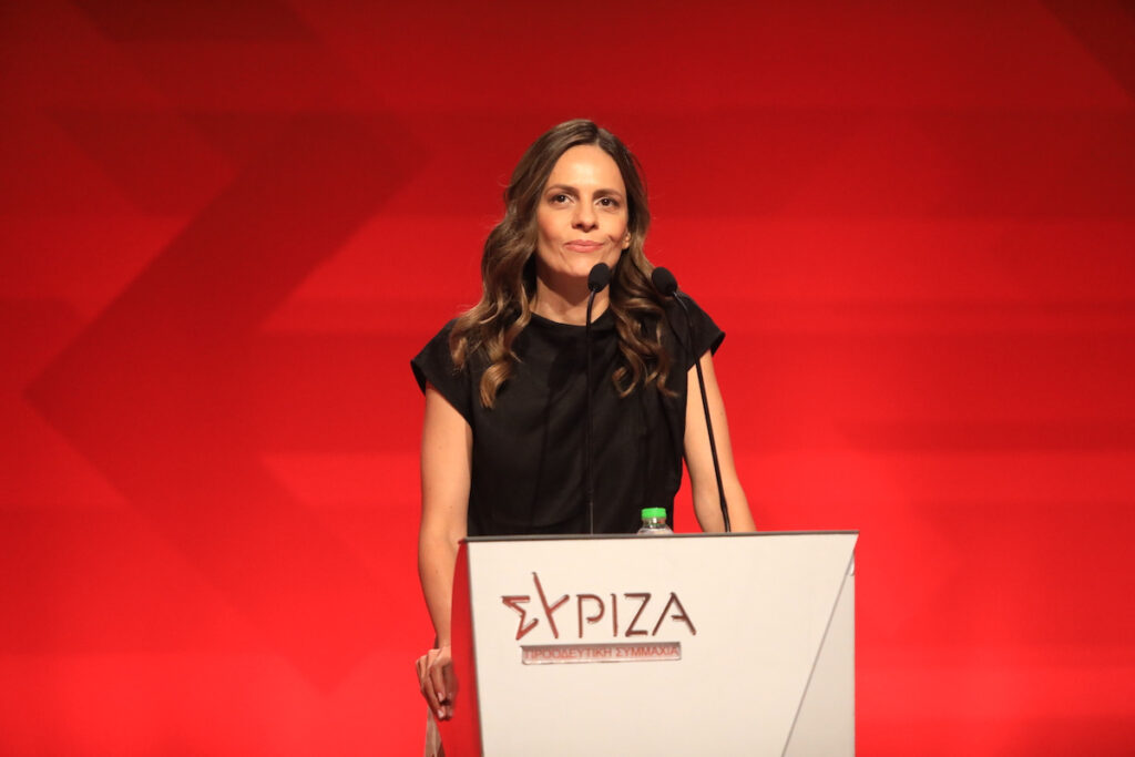 Έφη Αχτσιόγλου: «Μην περιμένετε να κάνουμε πίσω»
