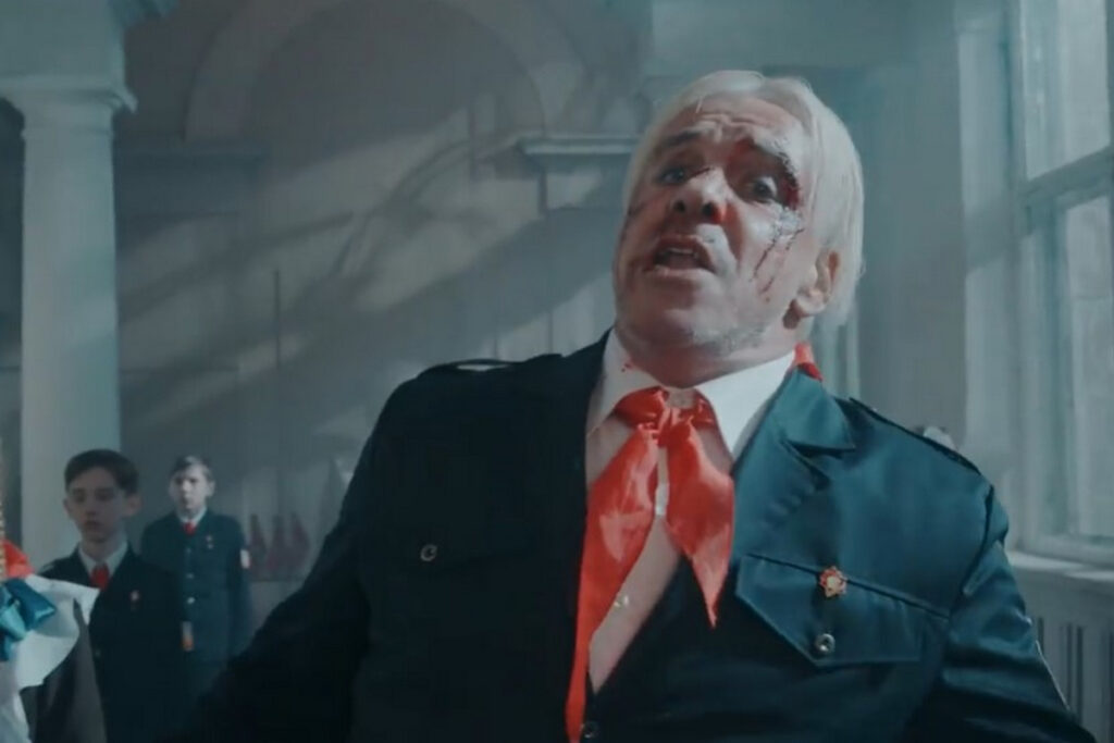 Τιλ Λίντεμαν: Ο τραγουδιστής των Rammstein κατηγορείται ότι κακοποίησε σεξουαλικά πάνω από 12 γυναίκες
