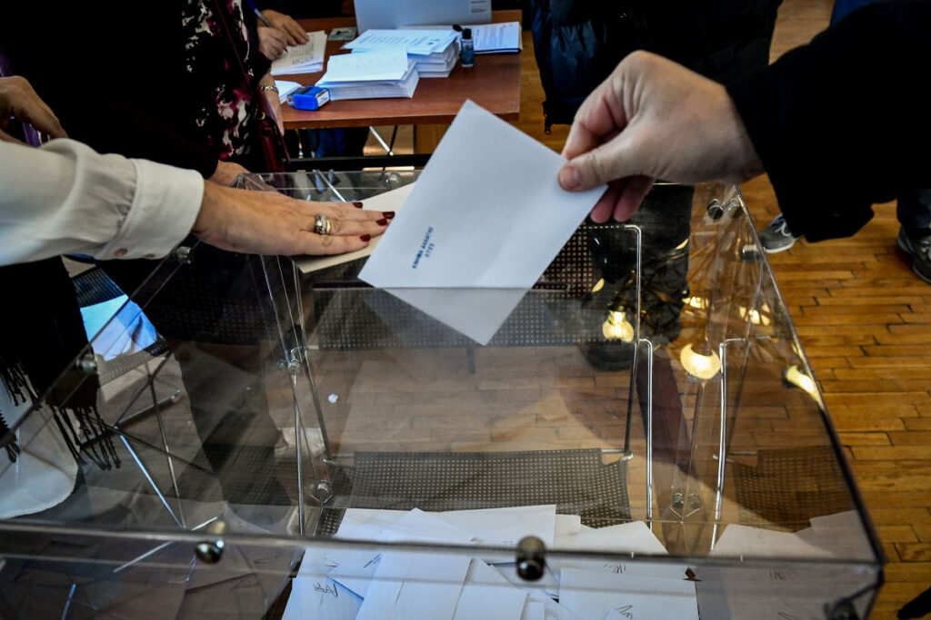 Η επίσπευση των εκλογών πάει πίσω τα χρίσματα για περιφέρειες και δήμους!