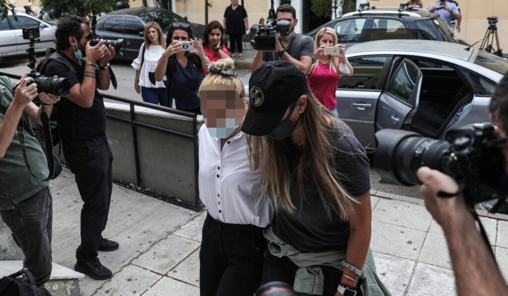Υπόθεση κοκαΐνης: Ξεσπά η μητέρα της παίκτριας ριάλιτι – «Ας μπει ισόβια αν έκανε διακίνηση»