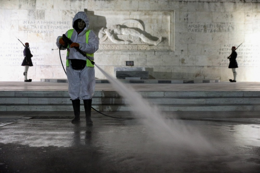 Πού εντοπίζονται τα 1.410 κρούσματα, οι περιοχές – 525 στην Αθήνα, 128 σε Θεσσαλονίκη