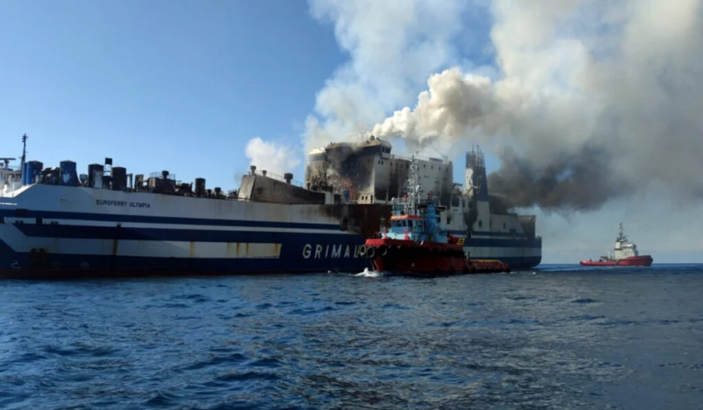 Euroferry Olympia: Απανθρακωμένος μέσα σε καμπίνα φορτηγού εντοπίστηκε ένας από τους 11 αγνοούμενους