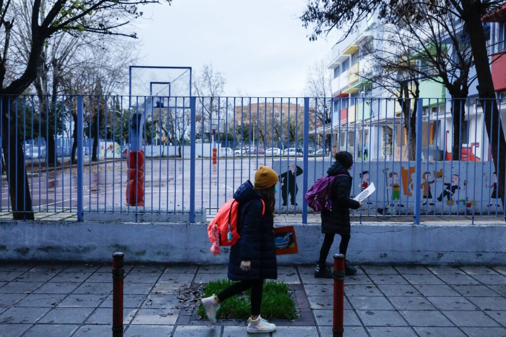 Σχολεία: Ξέμειναν από λεφτά – Απλήρωτοι λογαριασμοί για φως, νερό, τηλέφωνο