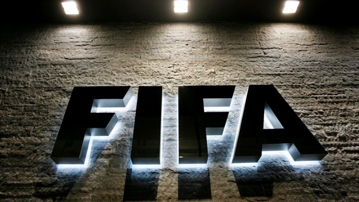 FIFA: «Αξιολογούμε την επιστολή του Ολυμπιακού»